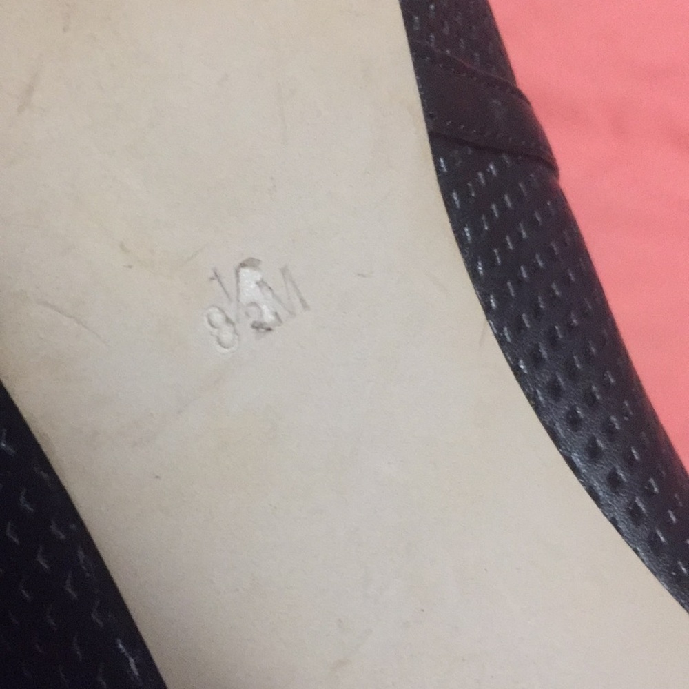 Black GUESS pumps - Picture 7 of 7